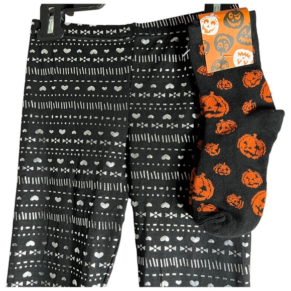 NEW Shosho Girls Black Leggings with silver designs w/ Halloween socks Sz 10/12 - Picture 2 of 5